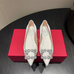 ROGER VIVIER 25S GRETE BALLET FLATS IN IVORY SILK WITH EMBELLISHED CRYSTALS
