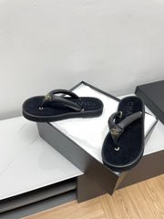 THONG SLIPPERS IN BLACK LAMBSKIN