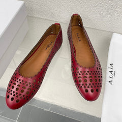 ALAIA BALLET FLAT IN BURGUNDY RED MESH LAMBSKIN