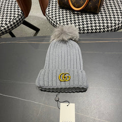 BEANIE HAT IN DOVE GRAY WOOL 403395