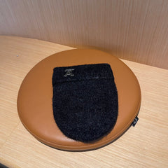 BEANIE HAT IN BLACK WOOL 803043