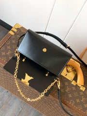 WALLET ON CHAIN CAPUCINES 23 IN BLACK SMOOTH CALFSKIN GOLD HARDWARE