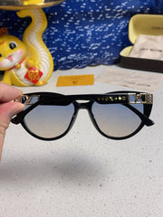 CAT EYE SUNGLASSES 567470 IN BLACK ACETATE GREY SMOKE LENS