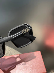 RUNWAY SQUARE SUNGLASSES 513100 IN BLACK ACETATE