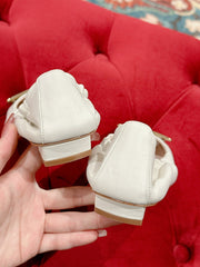 BELLE VIVIER BALLERINAS IN WHITE SHINY LAMBSKIN GOLD PATENT SQUARE BUCKLE