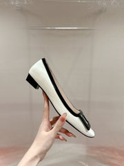 TROMPETTE BALLERINAS IN WHITE SHINY CALFSKIN BLACK SQUARE BUCKLE