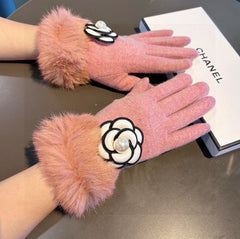 GLOVES IN ROUGE PINK WOOL WITH RABBIT FUR 439142