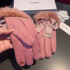 GLOVES IN BLUSH PINK WOOL AND RABBIT FUR 441839