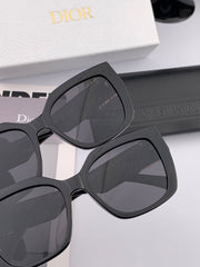 MONTAIGNE SUNGLASS CD1113 IN ACETATE