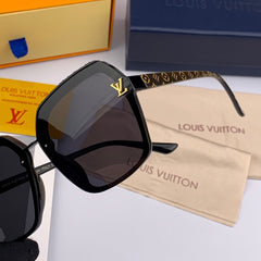 SQUARE SUNGLASSES L30157 IN BLACK ACETATE MONOGRAM LOGO