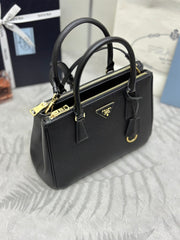 PRADA 25S GALLERIA LARGE BAG 28 IN BLACK CALFSKIN GOLD HARDWRE