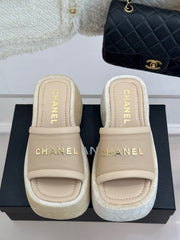 PLATFORM SLIPPERS IN CAMEL BEIGE LAMBSKIN