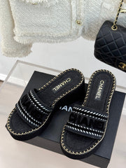 THICK SOLE WEDGE SLIPPERS IN BLACK DENIM FABRIC