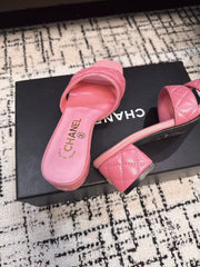MID HEEL MULES IN BRIGHT PINK SHEEPSKIN