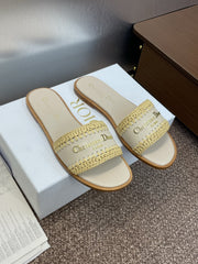 DIOR 25S D-LANE SLIDE LIGHT BEIGE CALFSKIN AND YELLOW BRAIDED RAFFIA