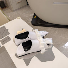 POINTED-TOE FLATS WITH BOW IN WHITE SOFT LAMBSKIN