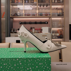 HIGH PUMPS WITH B SILVER BUCKLE IN WHITE CROCODILE PATTERN CALFSKIN