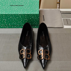 POINTED BALLET FLATS IN BLACK SHINY CRACKED SHEEPSKIN