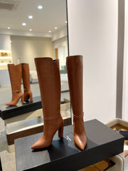 YSL 25S HIGH-HEEL KNEE-HIGH BOOTS 95 MM IN RUST BROWN LAMBSKIN