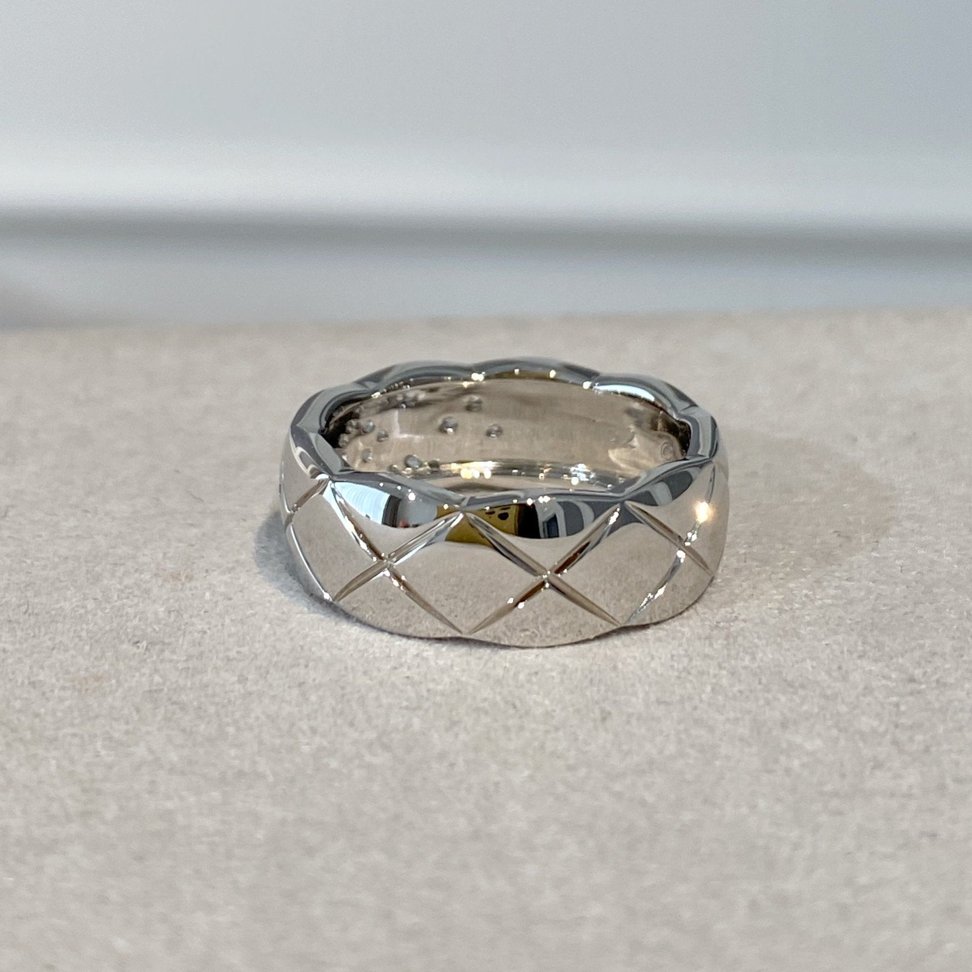 CRUSH RING 6.8MM SILVER DIAMONDS QUILTED