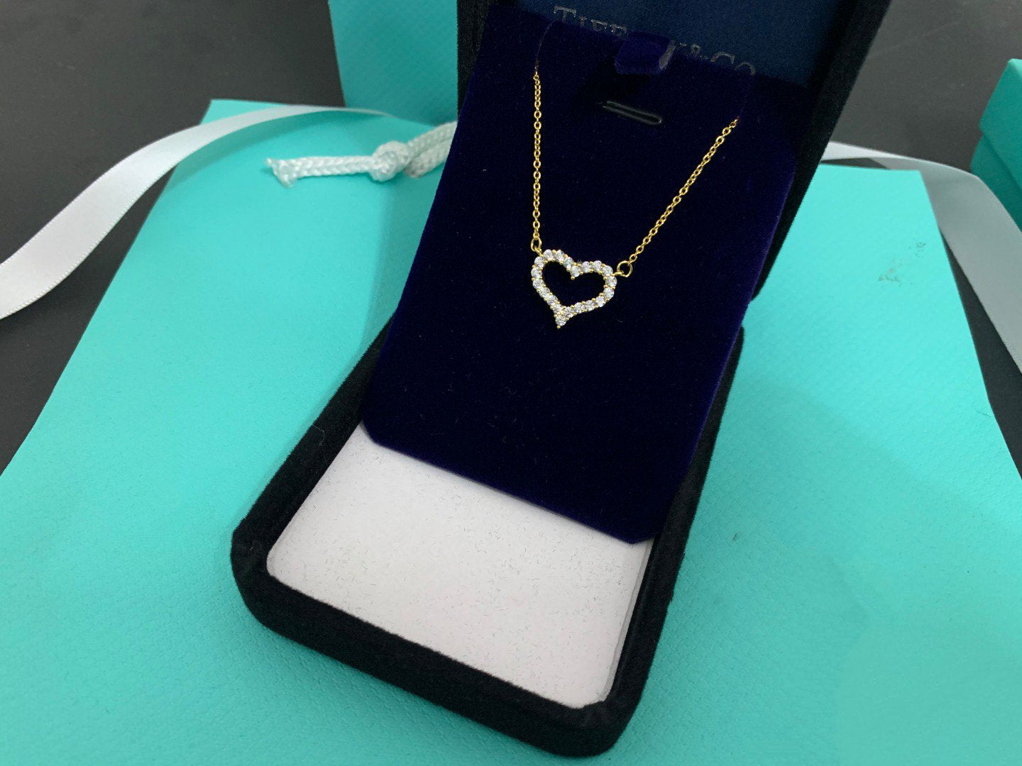LARGE DIAMOND HEART NECKLACE