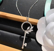 VICTORIA  DIAMOND PINK GOLD VINE CIRCLE KEY NECKLACE