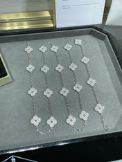 CLOVER 20 MOTIF DIAMOND NECKLACE