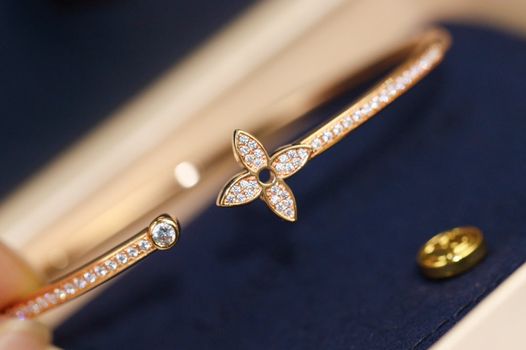 LV IDYLLE PINK GOLD OPEN BRACELET DIAMOND PAVED