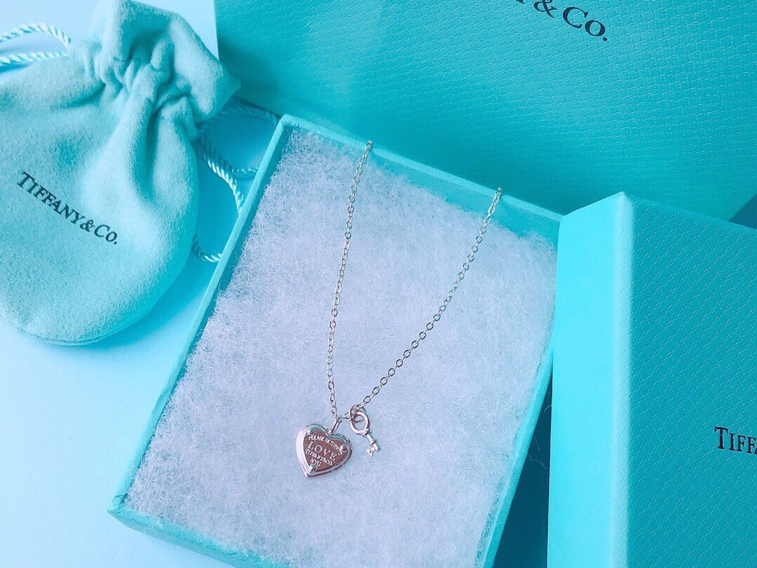 HEART AND KEY SILVER NECKLACE