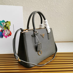 MEDIUM GALLERIA 28 GREY SAFFIANO LEATHER