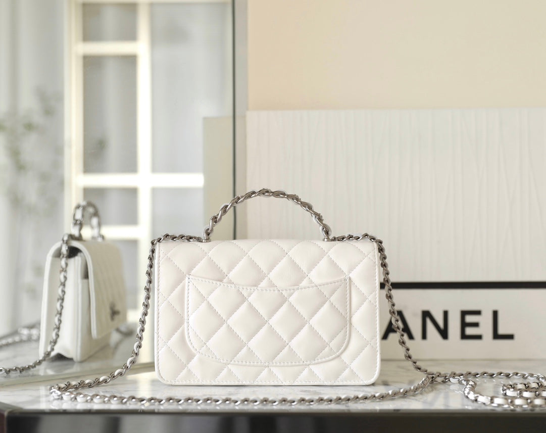 CC WOC 19 WHITE LAMBSKIN SILVER HARDWARE
