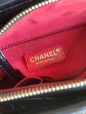 CC MEDIUM 20 HOBO BAG IN BLACK CALFSKIN WITH STRAP