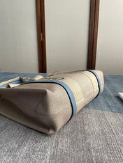 MEDIUM STRAP WOODY TOTE BAG 37 IN BEIGE LINEN CANVAS BLACK WEBBING LOGO EMBROIDER BLUE CALFSKIN