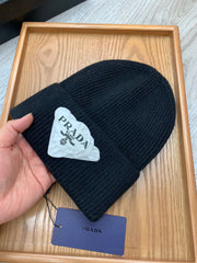 BEANIE HAT IN BLACK WOOL 431357