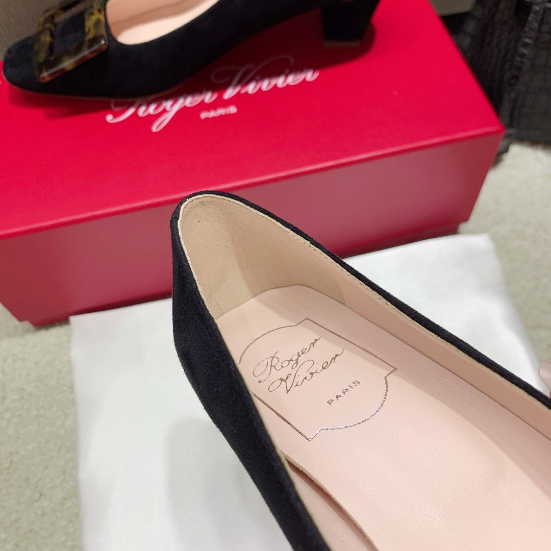 BELLE VIVIER PUMPS IN BLACK SUEDE TORTOISESHELL BUCKLE