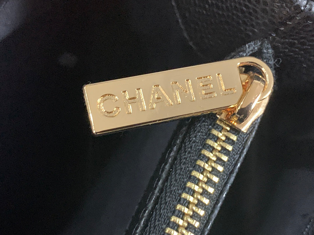 CHANEL 25S MEDALLION TOTE 33 CM IN BLACK CAVIAR WITH GOLD HARDWARE