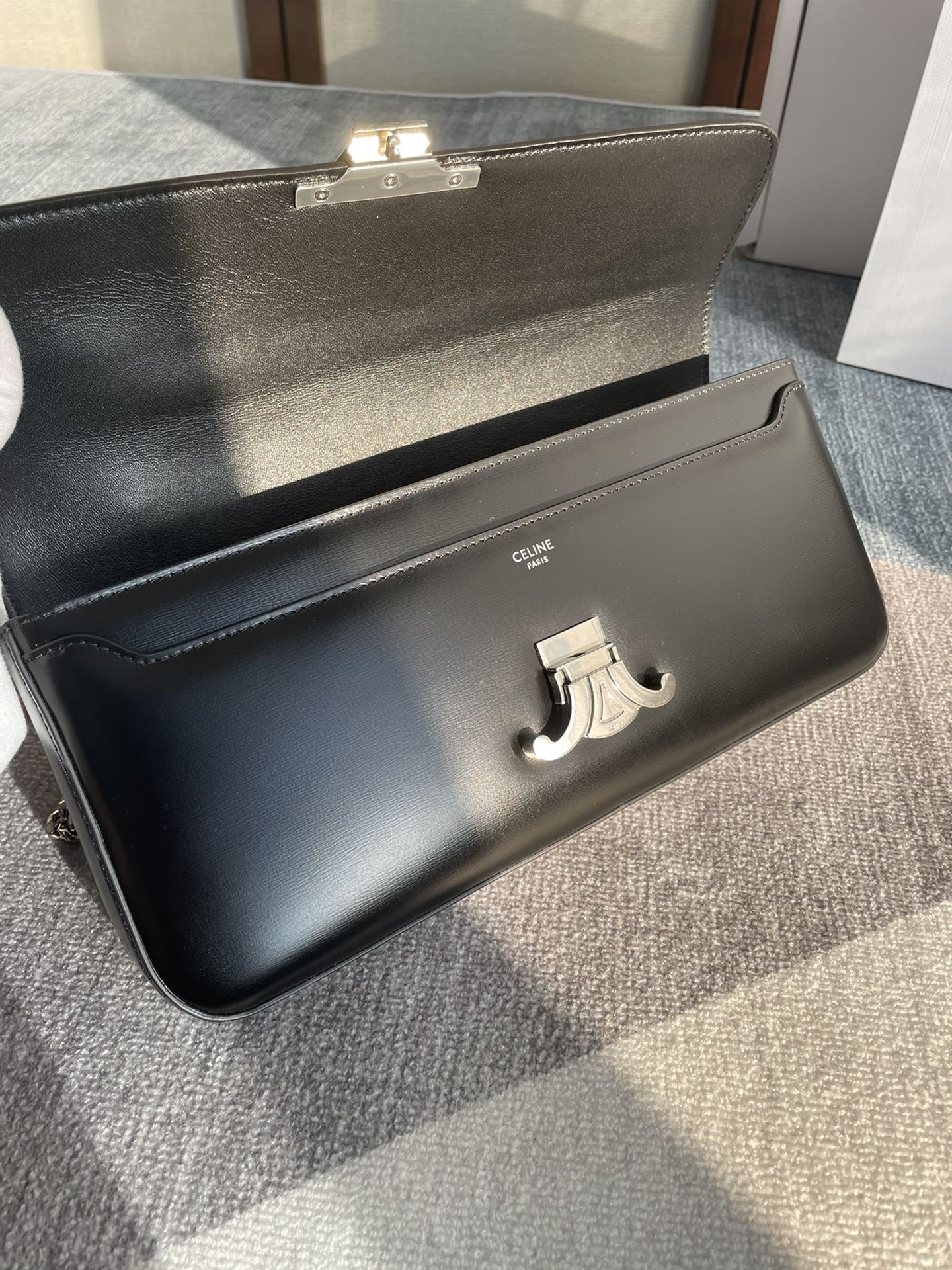 CHAIN SHOULDER BAG CLAUDE 33 IN BLACK CALFSKIN SILVER HARDWARE