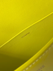 20 CHAIN EMBOSSED ARMPIT BAG CHARTREUSE YELLOW CALFSKIN