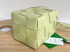 SMALL CASSETTE BUCKET 18 IN PASTEL YELLOW CALFSKIN