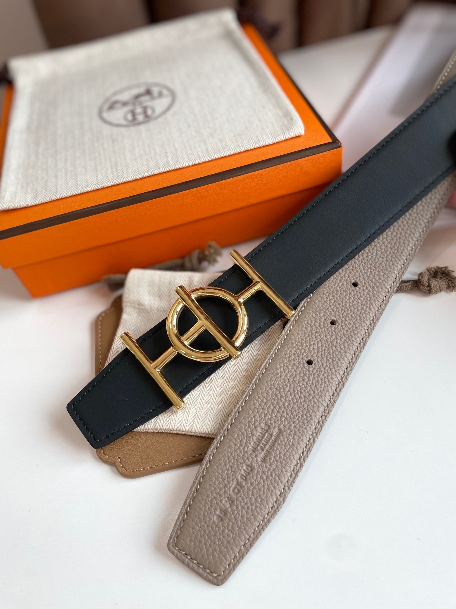 ULYSSE BELT BUCKLE & REVERSIBLE KHAKI BROWN LEATHER STRAP 38MM GOLD HARDWARE