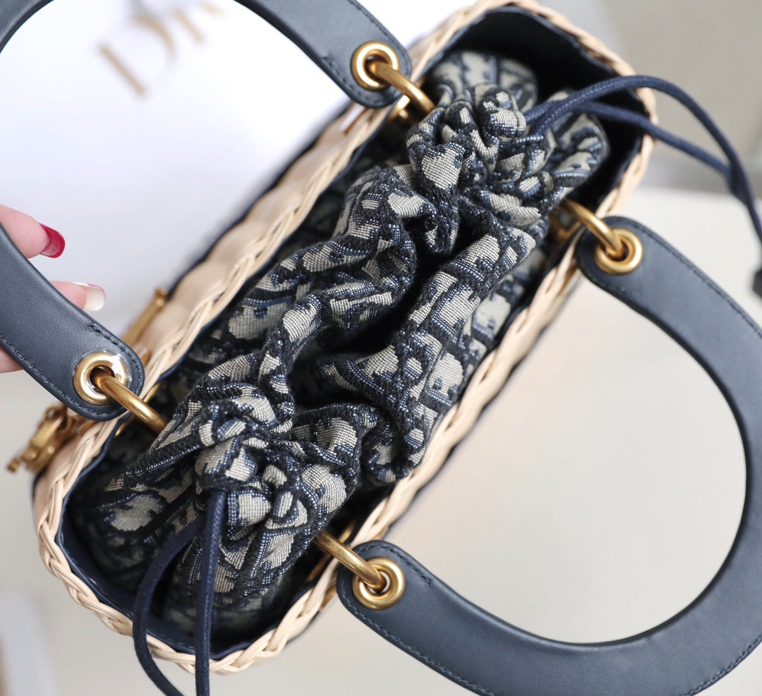 LADY 24 BASKET BAG IN BLACK OBLIQUE JACQUARD MIX BEIGE WICKER