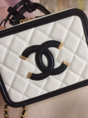 CC MINI 17 VANITY CASE IN BLACK MIX WHITE CALFSKIN GOLD HARDWARE