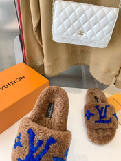LV WOMEN'S PASEO FLAT SLIPPER IN BROWN FLEECE WITH BLUE LOGO
