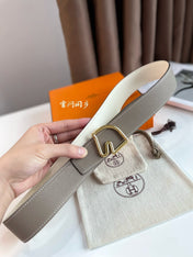 BOUCLE BELT BUCKLE & REVERSIBLE KHAKI BROWN AND WHITE LEATHER STRAP 38MM GOLD HARDWARE