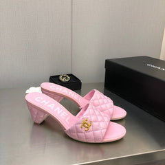 DIAMOND-QUILTED 6 CM SANDALS IN BABY PINK LAMBSKIN