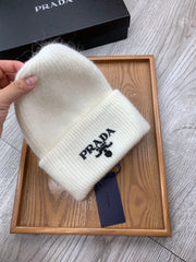 BEANIE HAT IN WHITE WOOL 108748