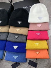 BEANIIE HAT IN CREPE PINK WOOL 335034