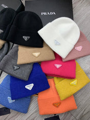 BEANIIE HAT IN BLACK WOOL 335039