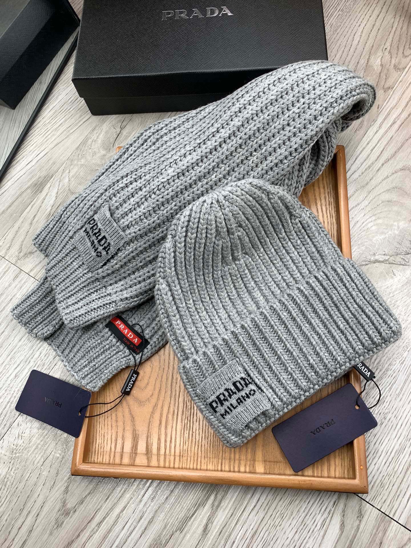 SET SCARF AND HAT IN PALE GRAY WOOL AND RABBIT FUR 388992