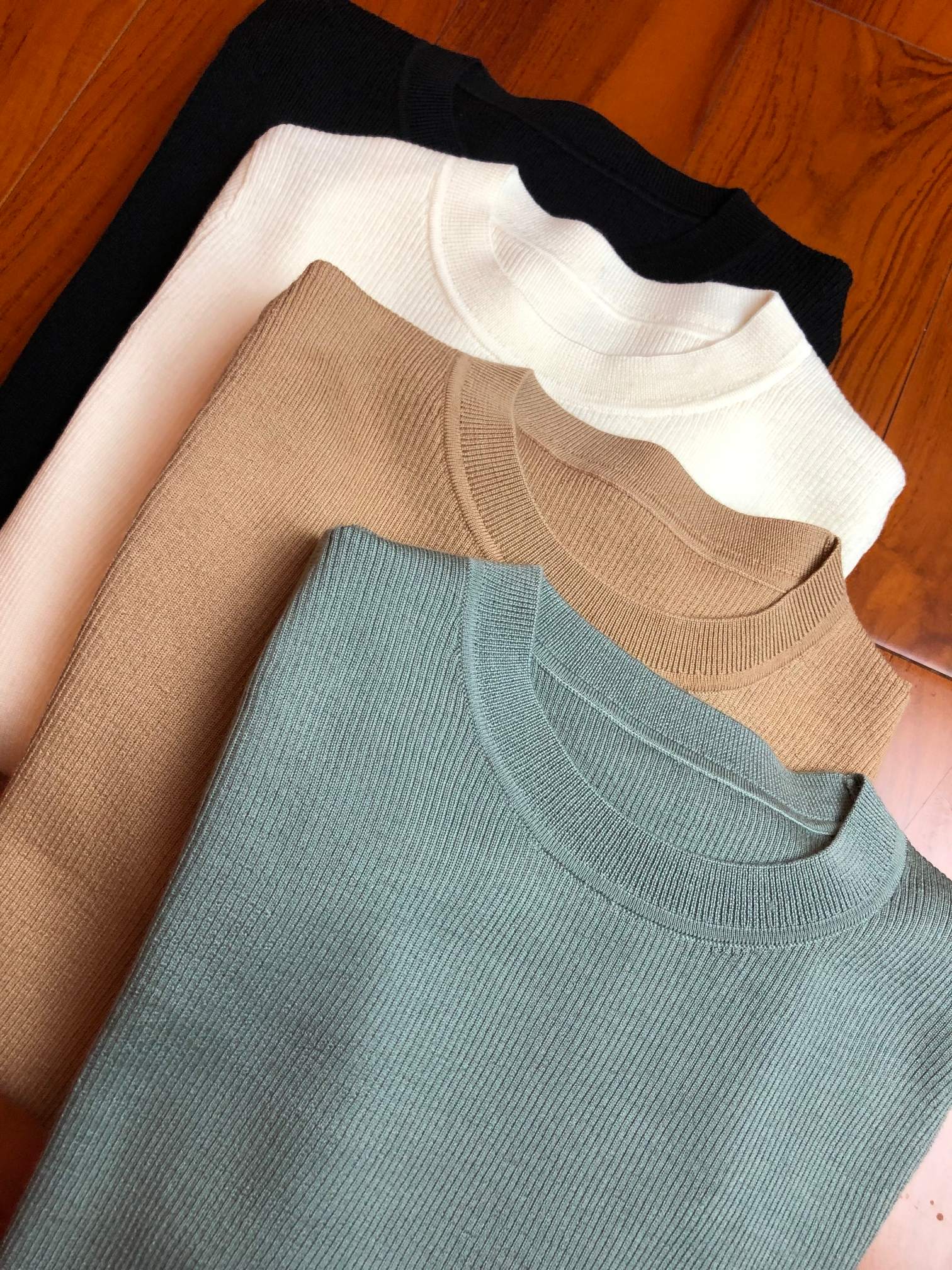 LV 25S CREW NECK RUFFLE PULLOVER 0083